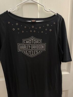 Harley-Davidson Black Short Sleeve Tee with Silver Logo and Grommets